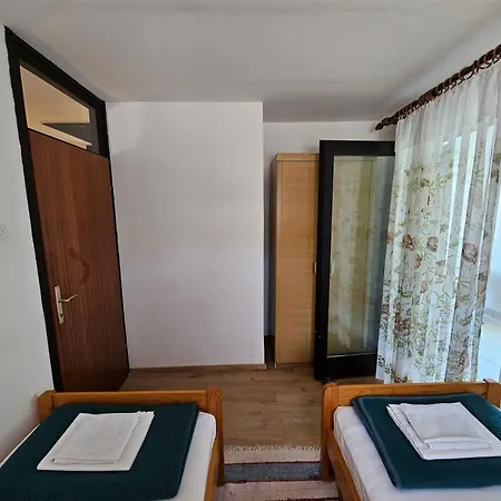 아파트 Auf Zwei Etagen Mit Terrasse Und Balkon By Interhome 클레노비차