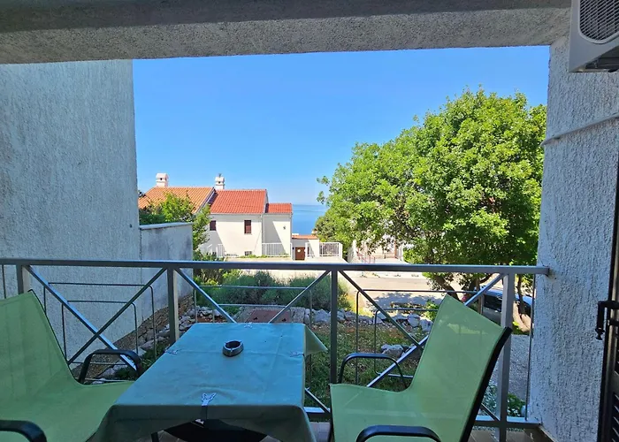 Auf Zwei Etagen Mit Terrasse Und Balkon By Interhome